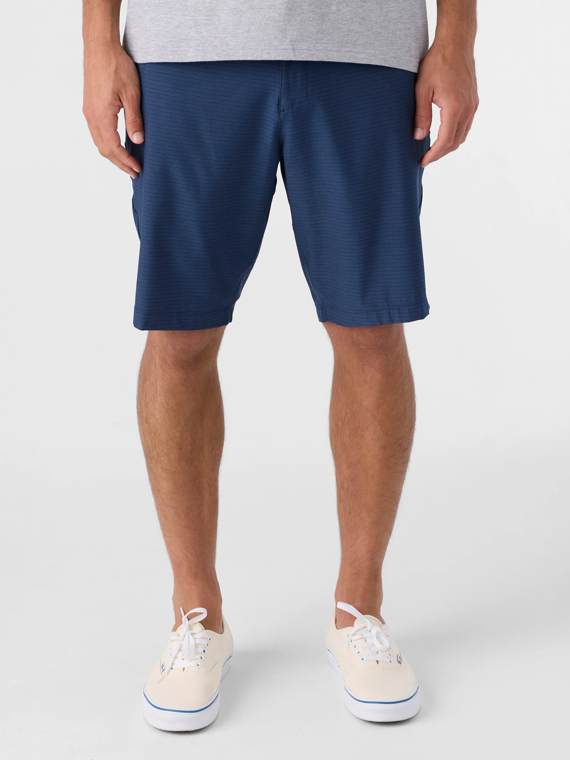 Everyday 20" Hybrid Shorts - Image 2